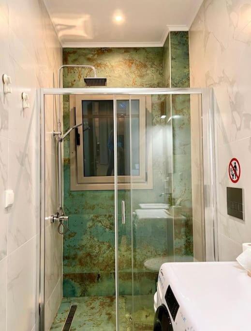 Smart Modern B Atena